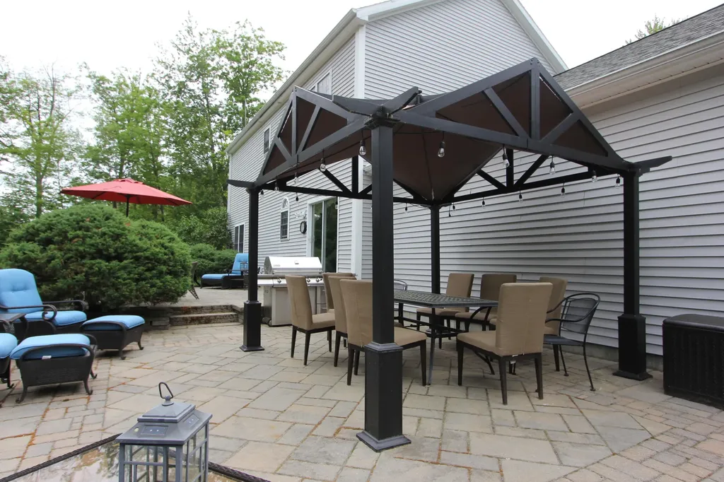 19 Simeon Road Minot ME 04258
