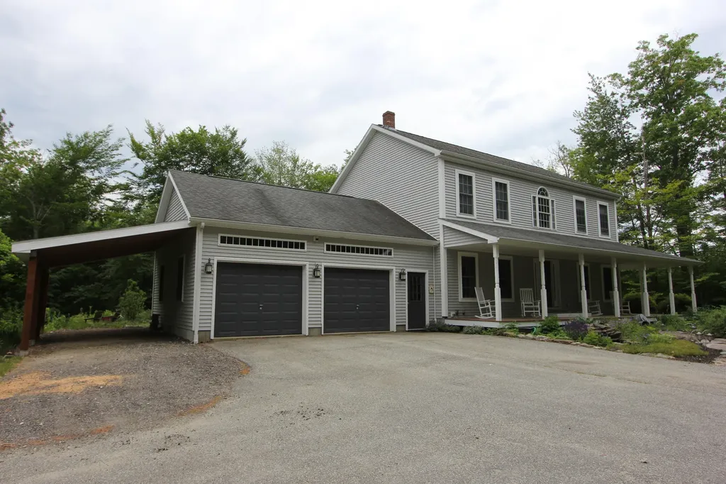 19 Simeon Road Minot ME 04258