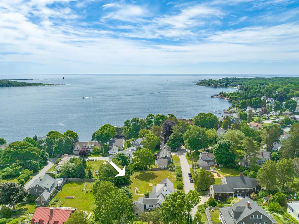 39 Ledge Road South Portland ME 04106