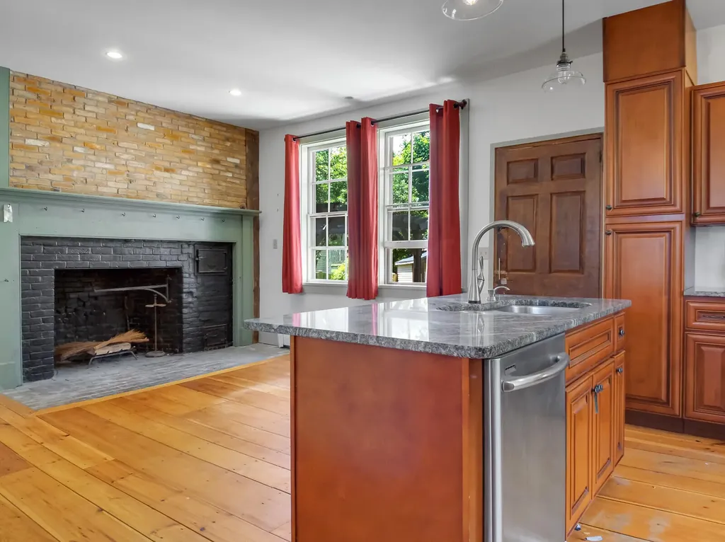 91 Second Street Hallowell ME 04347