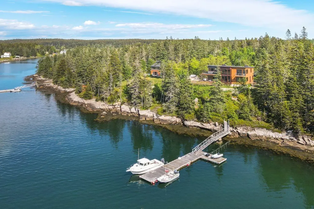 129 Dyers Island Road Vinalhaven ME 04863
