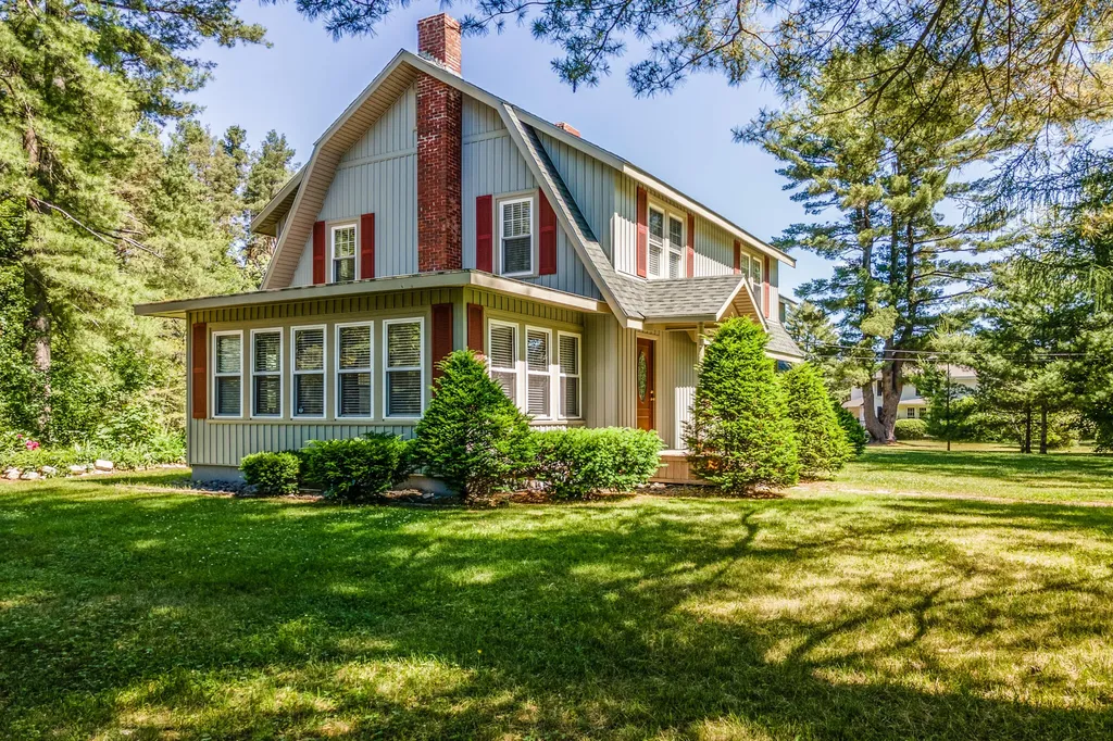 35 Dunning Boulevard Bangor ME 04401
