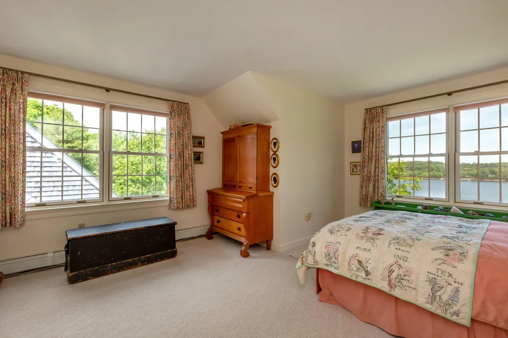 33 Herbert Drive Phippsburg ME 04562