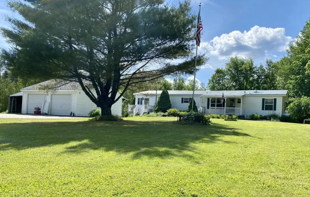 905 Hallowell-litchfield Road West Gardiner ME 04345