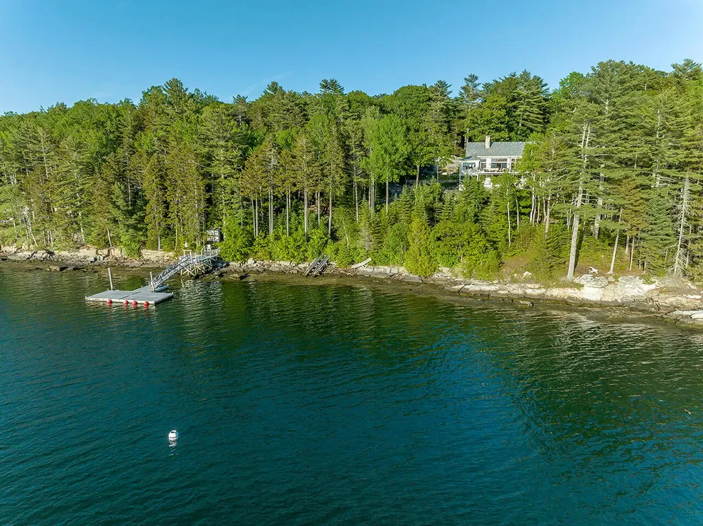 556 W Side Road Boothbay ME 04537