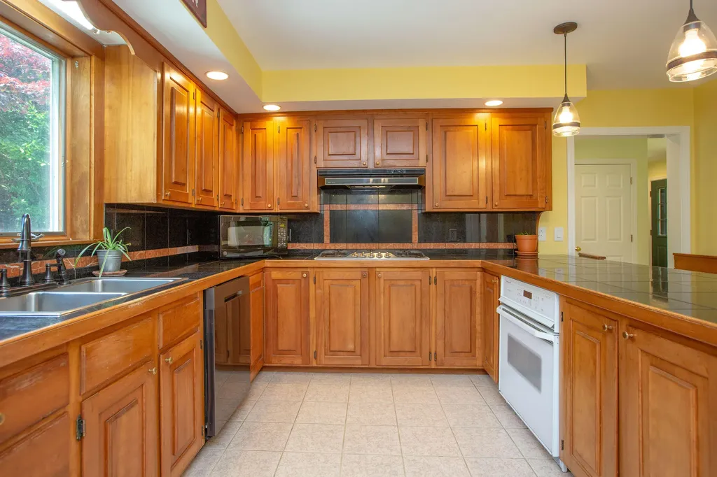 68 Willow Lane Wiscasset ME 04578