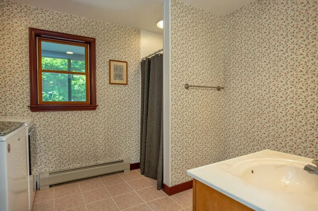 68 Willow Lane Wiscasset ME 04578