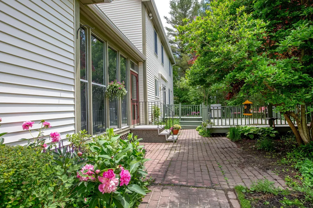 68 Willow Lane Wiscasset ME 04578