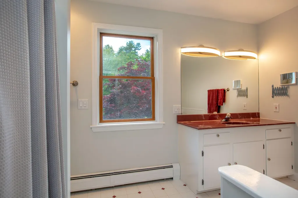 68 Willow Lane Wiscasset ME 04578