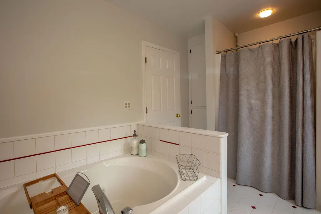 68 Willow Lane Wiscasset ME 04578