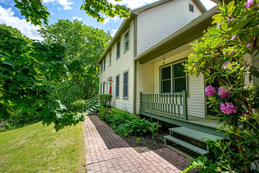 68 Willow Lane Wiscasset ME 04578