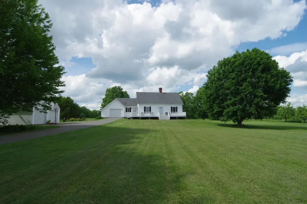221 Cambridge Road Dexter ME 04930