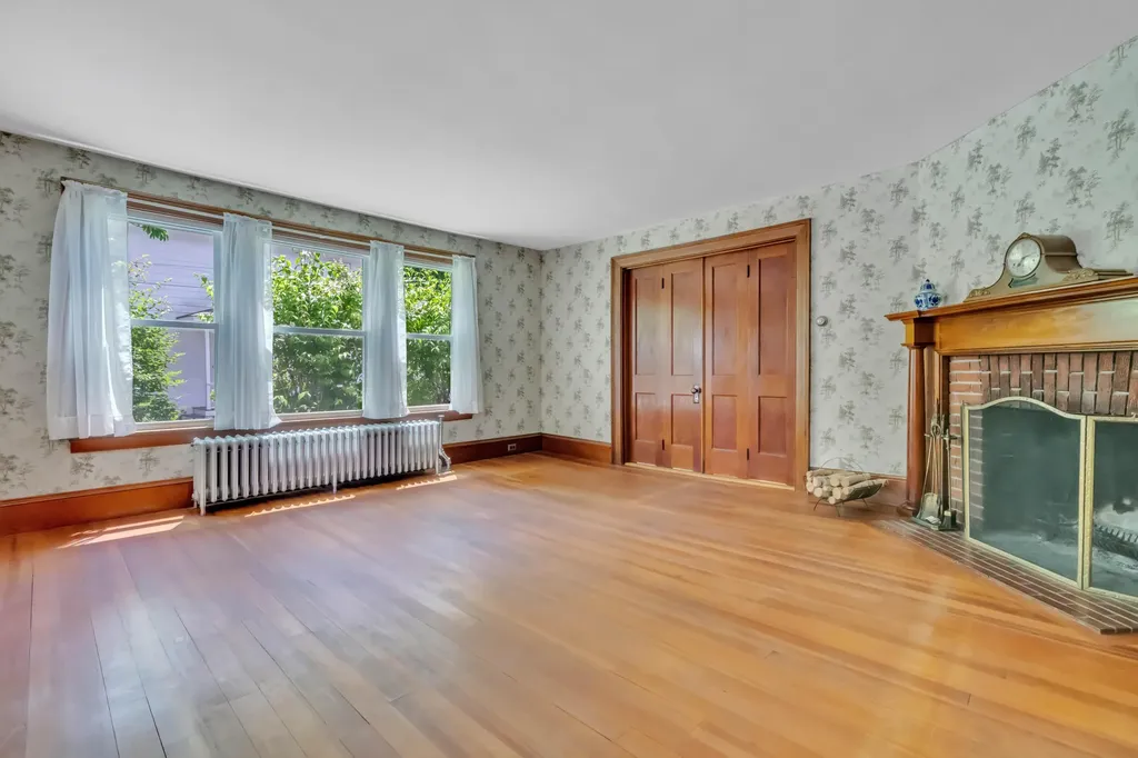 85 South Street Gorham ME 04038