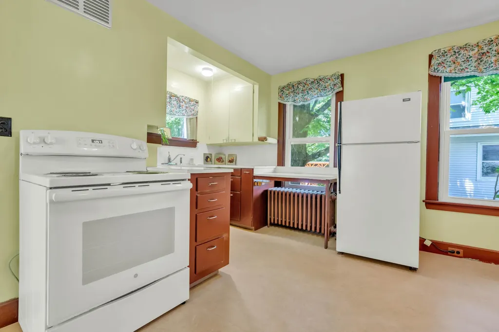 85 South Street Gorham ME 04038