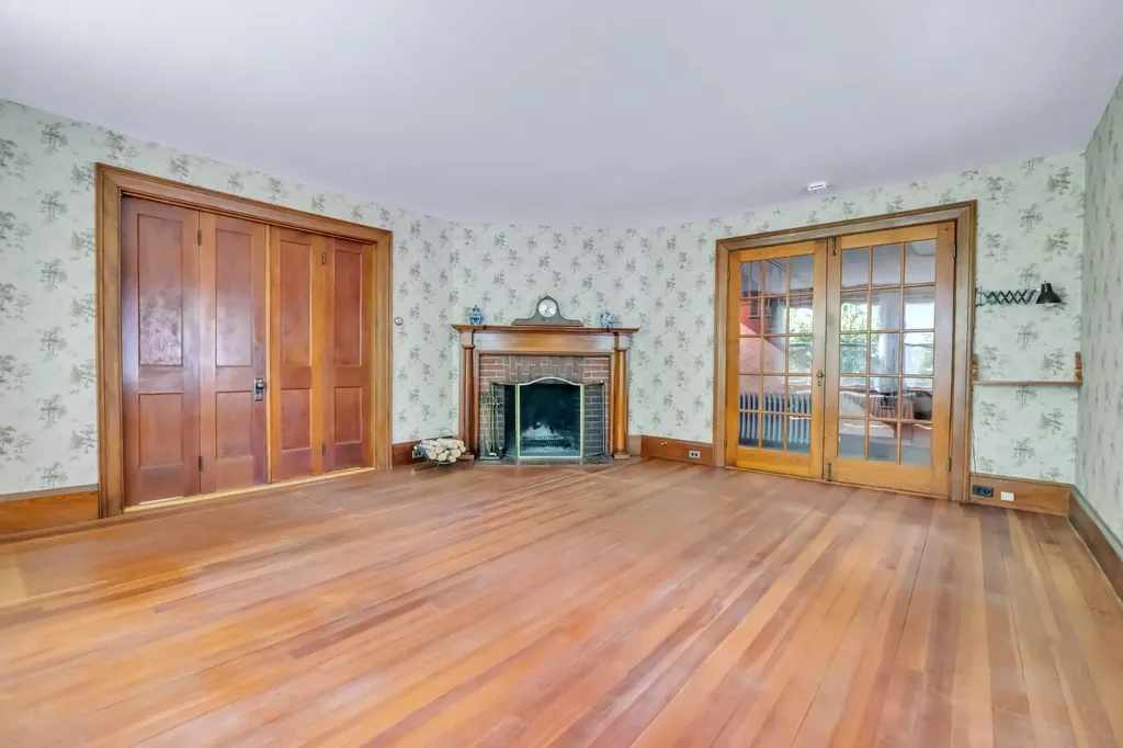 85 South Street Gorham ME 04038