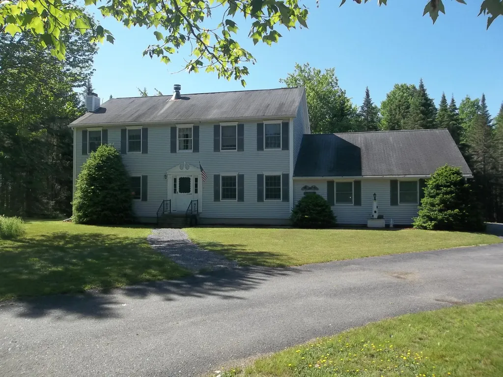 2127 South Princeton Road Baileyville ME 04694