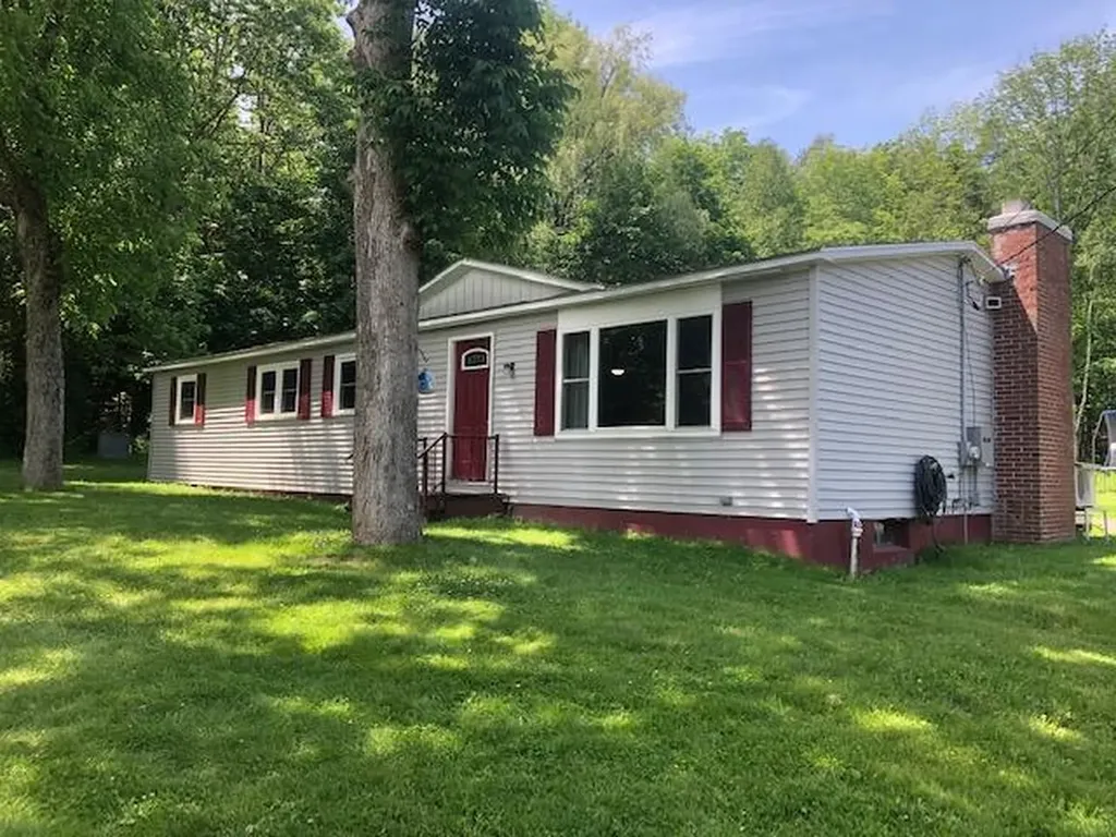 84 Annis Road Hermon ME 04401