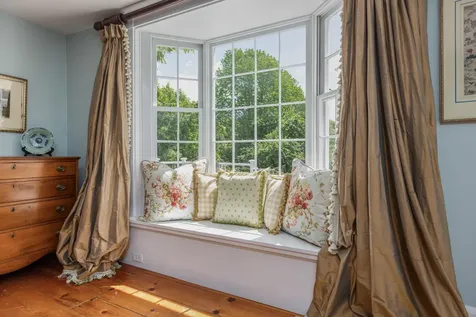 199 Middle Road Falmouth ME 04105