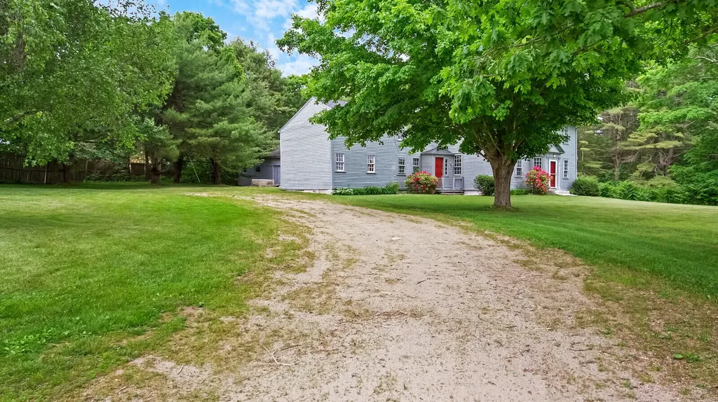 245 River Road Topsham ME 04086