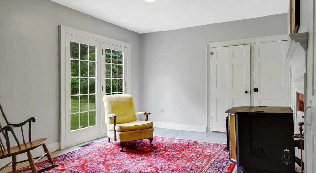 245 River Road Topsham ME 04086