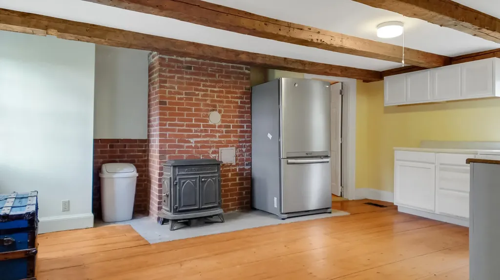 245 River Road Topsham ME 04086