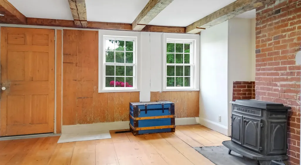 245 River Road Topsham ME 04086