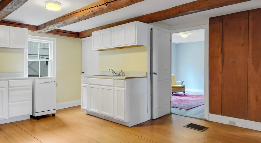 245 River Road Topsham ME 04086