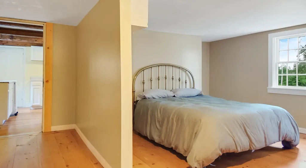245 River Road Topsham ME 04086