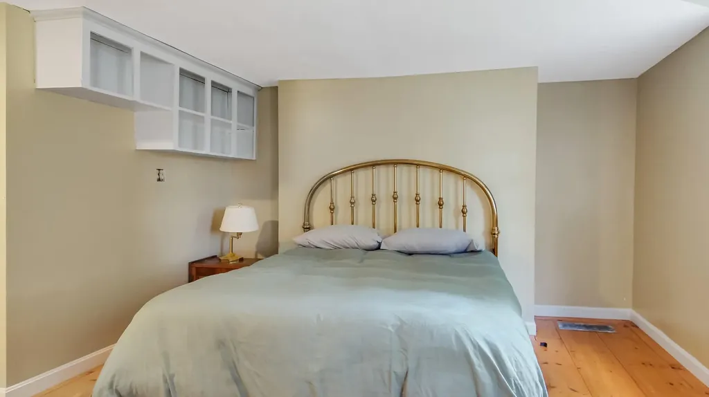 245 River Road Topsham ME 04086