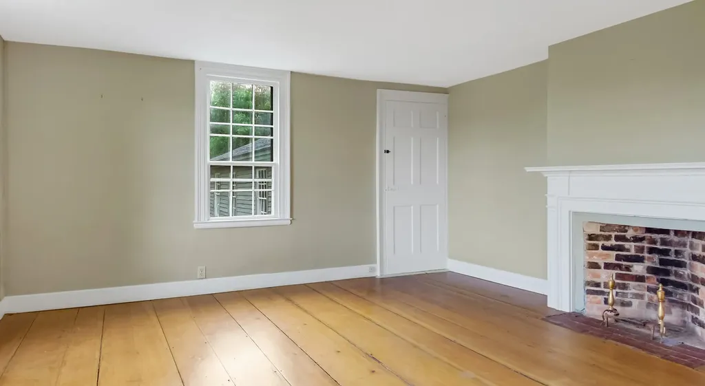 245 River Road Topsham ME 04086