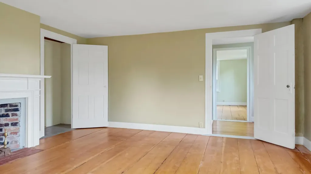 245 River Road Topsham ME 04086