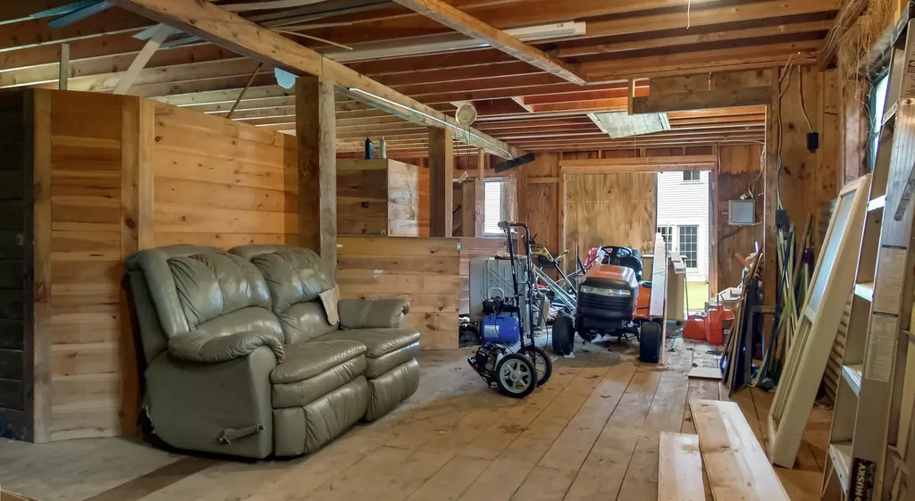 245 River Road Topsham ME 04086