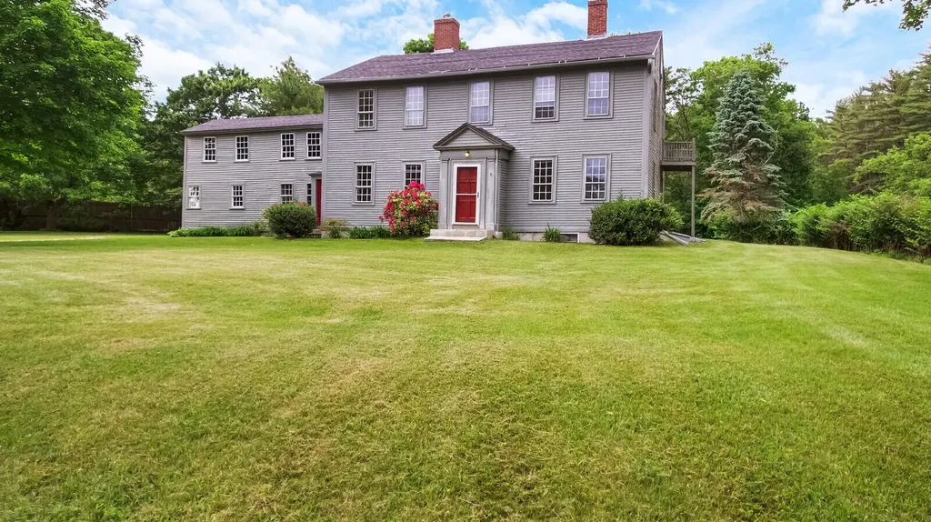 245 River Road Topsham ME 04086