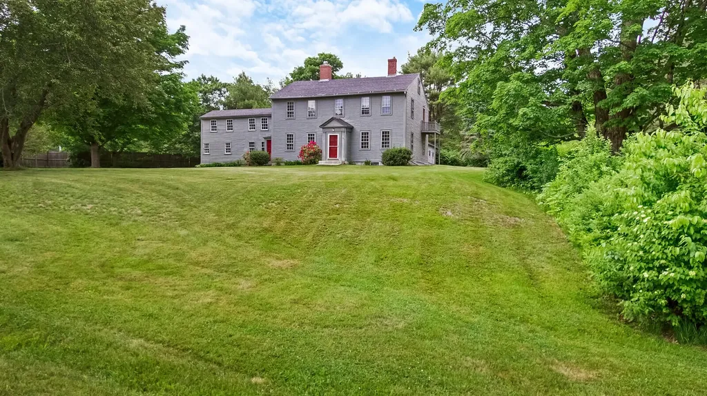 245 River Road Topsham ME 04086