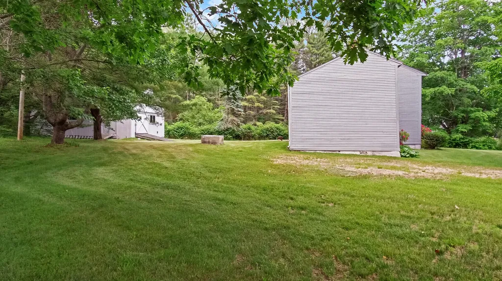 245 River Road Topsham ME 04086