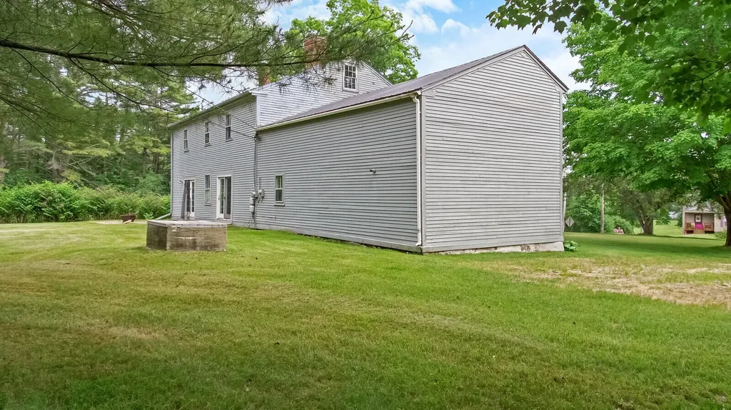245 River Road Topsham ME 04086