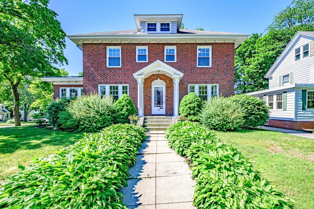 396 Brighton Avenue Portland ME 04102