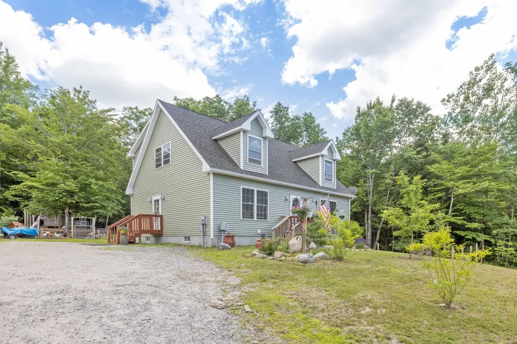 44 Diffin Road Oxford ME 04270