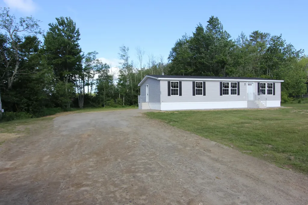 231 Middle Road Sabattus ME 04280