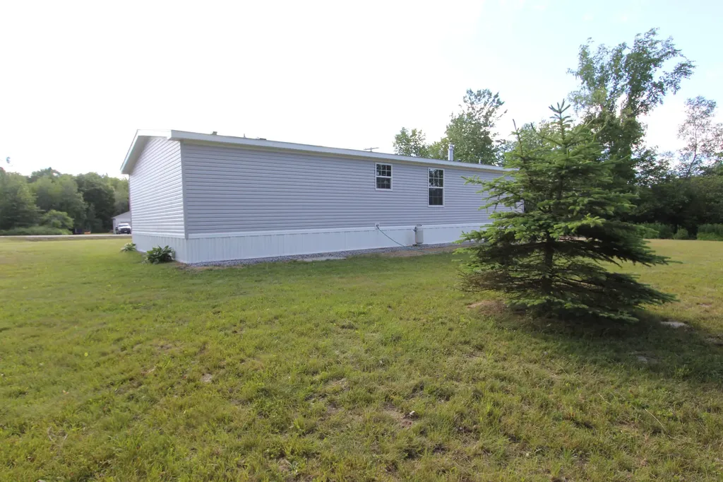 231 Middle Road Sabattus ME 04280