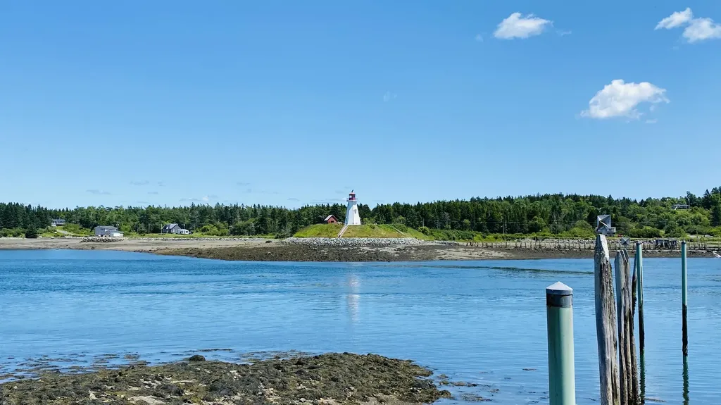 21 Water Street Lubec ME 04652