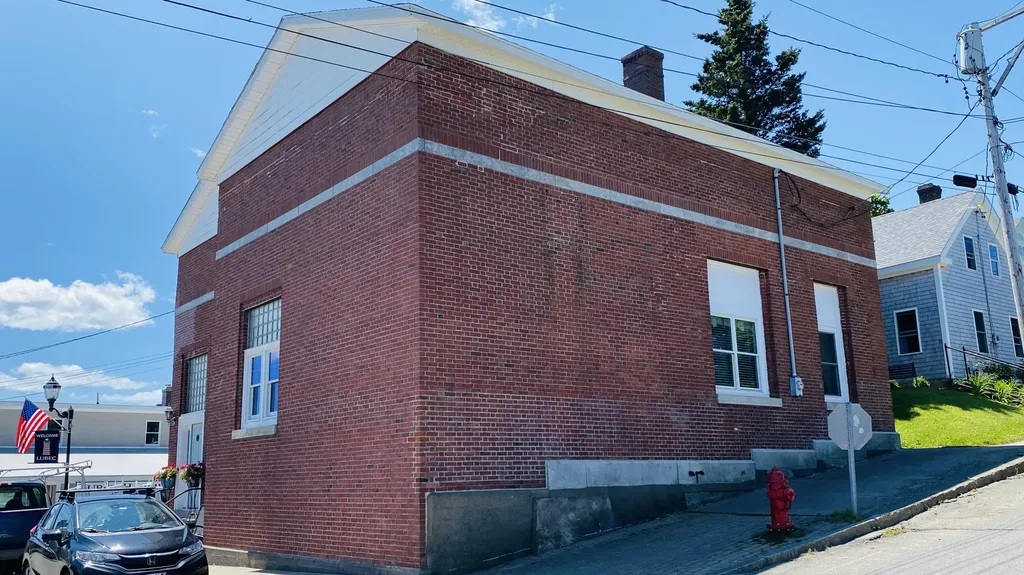 21 Water Street Lubec ME 04652