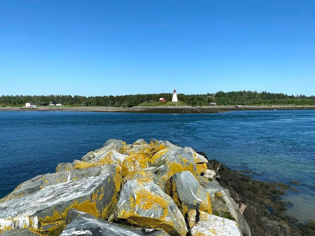 21 Water Street Lubec ME 04652