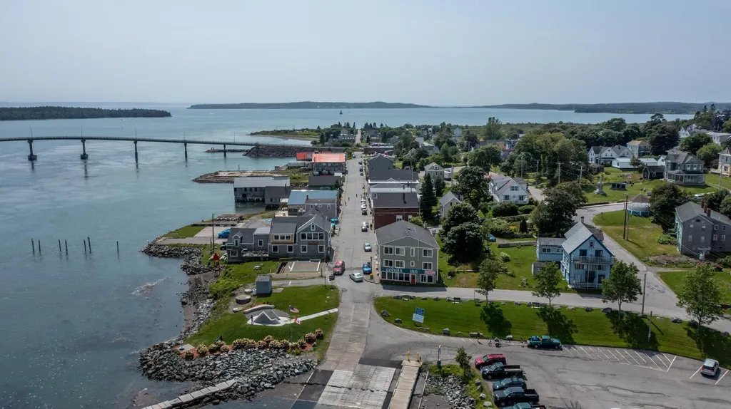 21 Water Street Lubec ME 04652