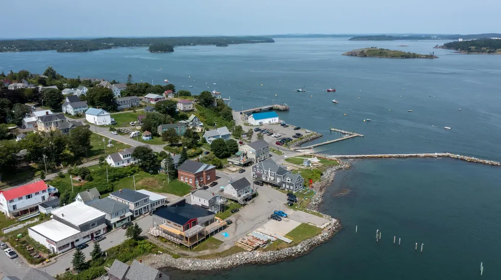 21 Water Street Lubec ME 04652