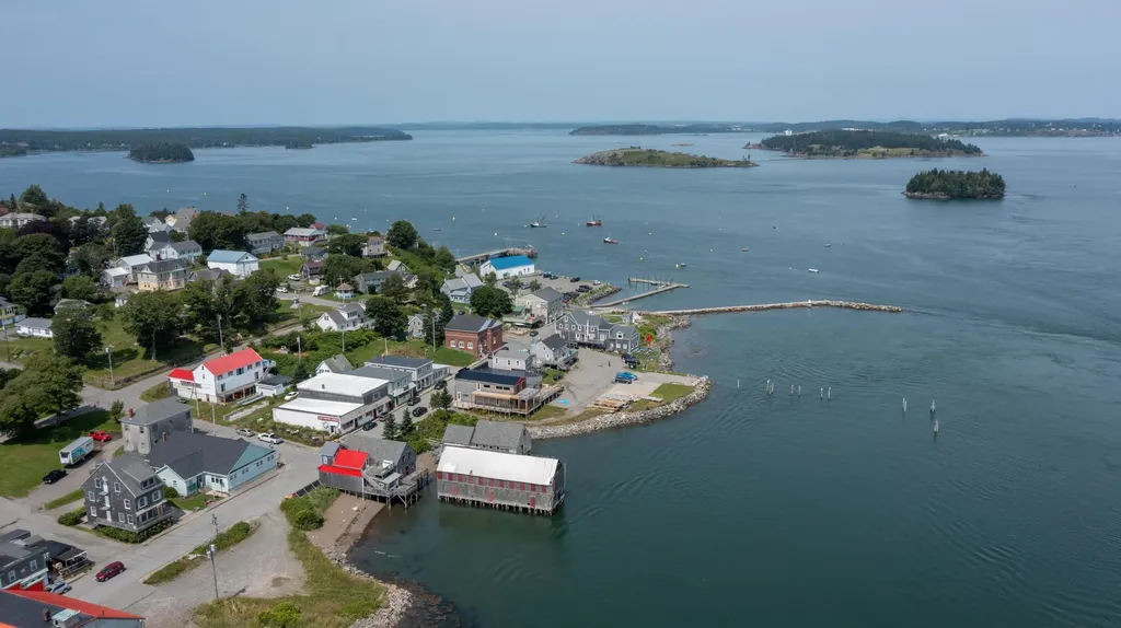 21 Water Street Lubec ME 04652
