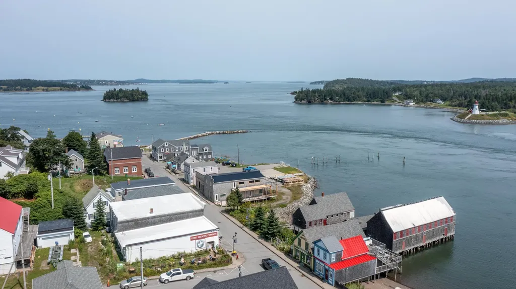 21 Water Street Lubec ME 04652