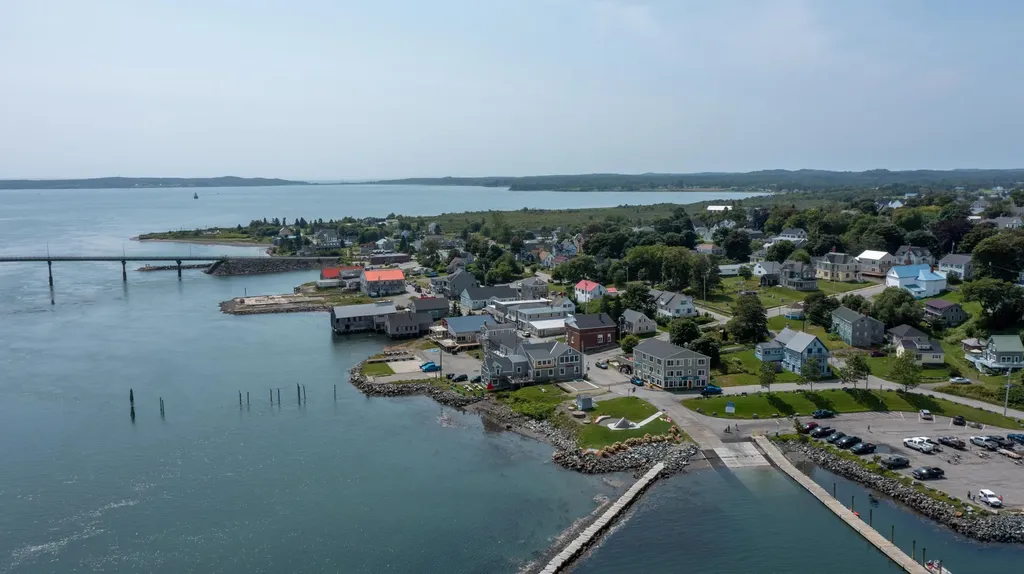 21 Water Street Lubec ME 04652