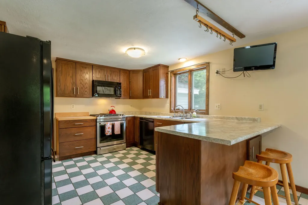 56 Ivanhoe Drive Topsham ME 04086