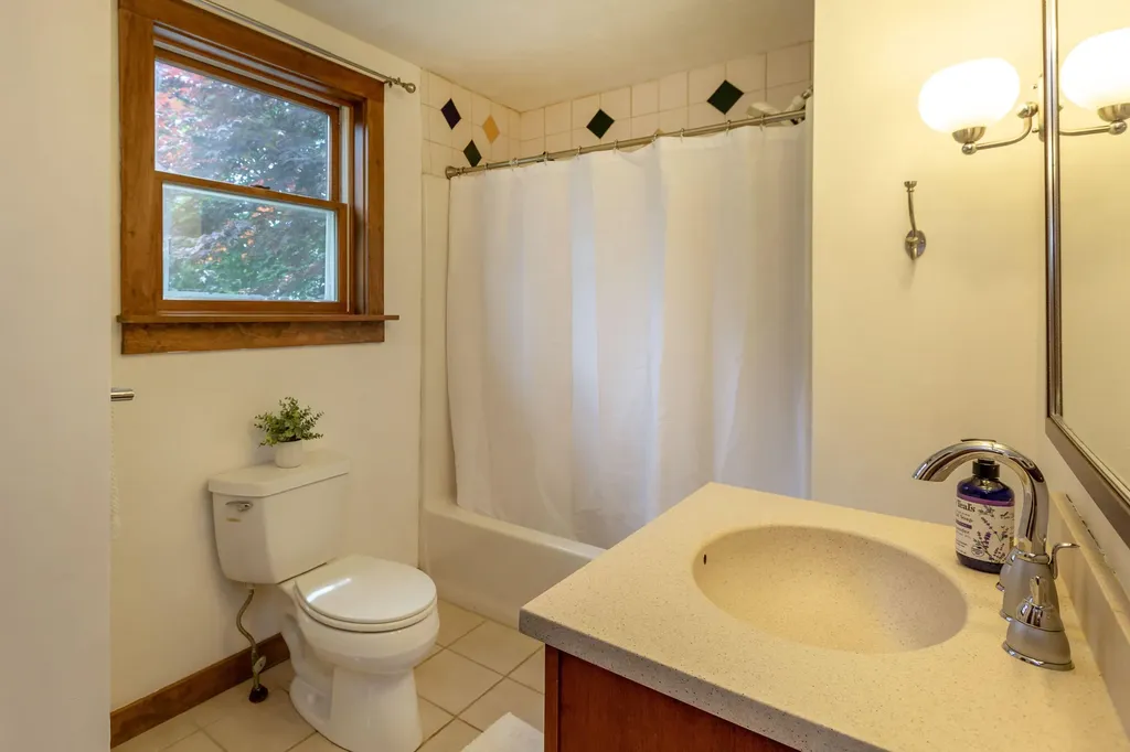 56 Ivanhoe Drive Topsham ME 04086